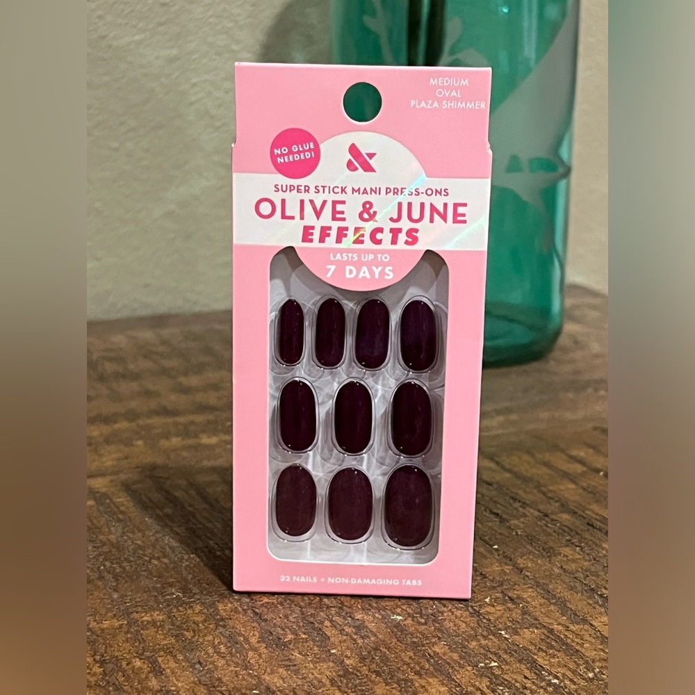 Olive & June Effects Super Stick Press-On Nails, new!